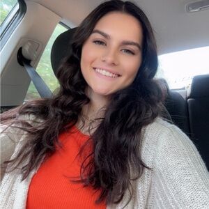 Meet your Posher, Elizabeth